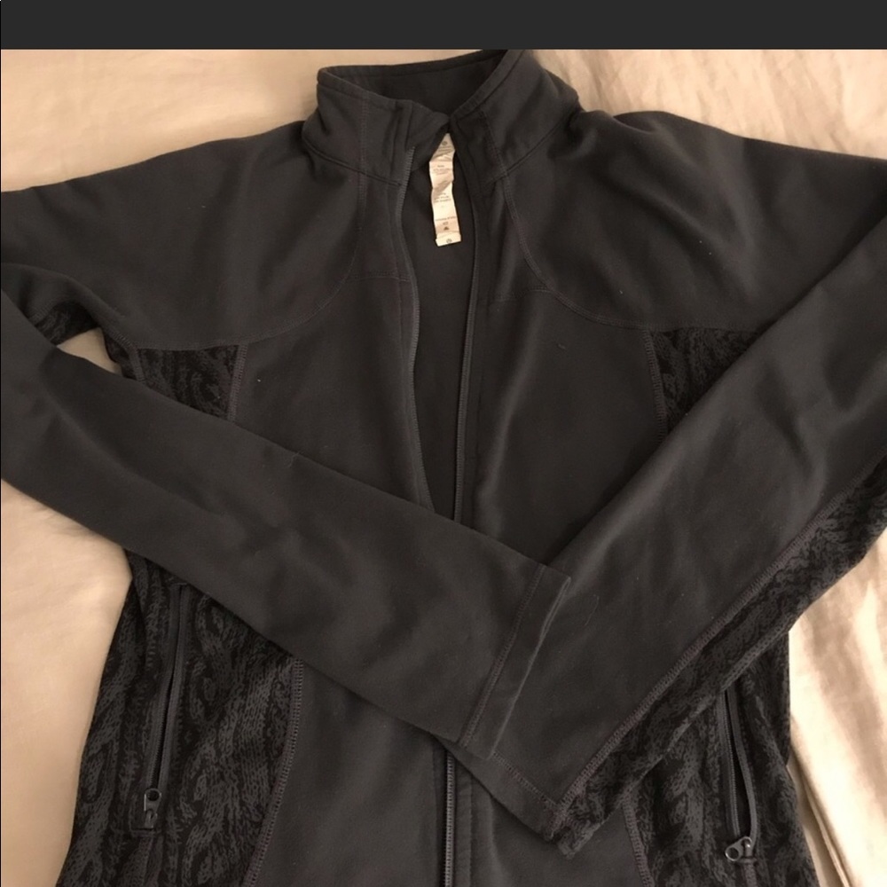 Lulu jacket size 6